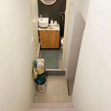 Lovely One Bedroom شقة *